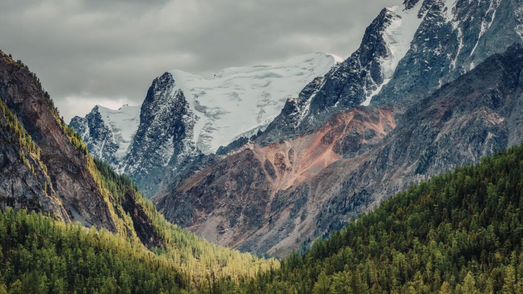 mountain expedition guides